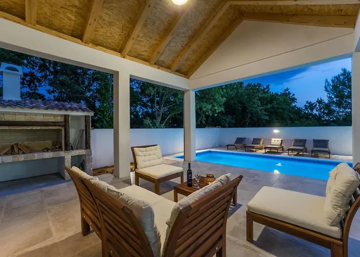 Luxury Aenona *