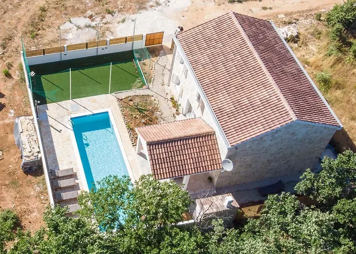Luxury Aenona Villa