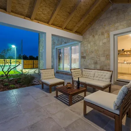 Luxury Aenona Villa