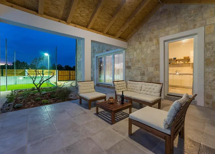 Luxury Aenona Villa